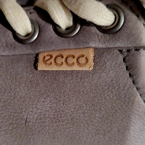 Ecco Women's Taupe Sneakers with Cream Laces | Size 7 - Picture 4 of 5